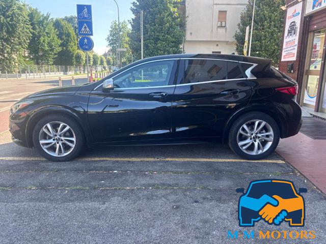 INFINITI Q30 usata, con Airbag