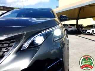 PEUGEOT 5008 usata, con Sensori di parcheggio posteriori