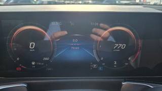 MERCEDES-BENZ GLB 200 usata, con Fari LED