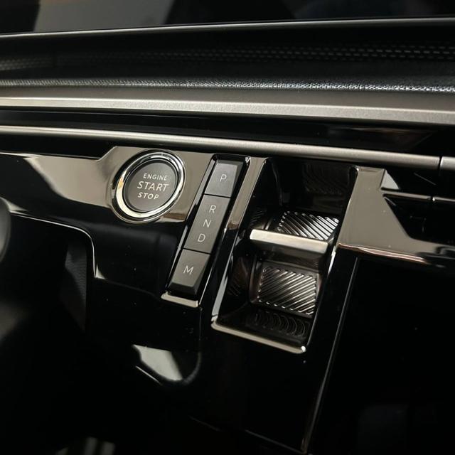 PEUGEOT 3008 usata, con Portellone posteriore elettrico