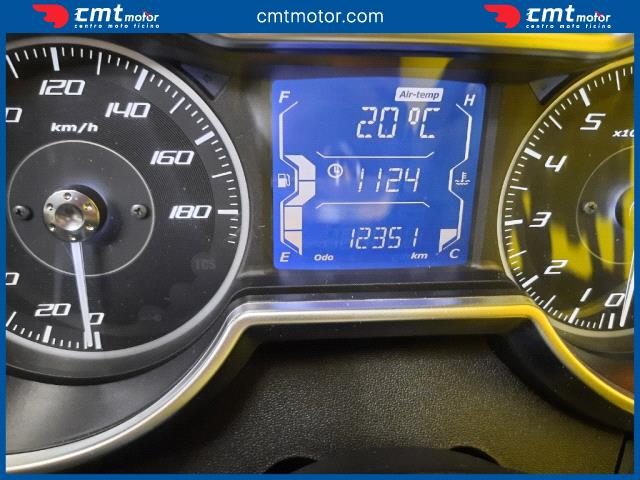 YAMAHA X-Max 400 usata 6