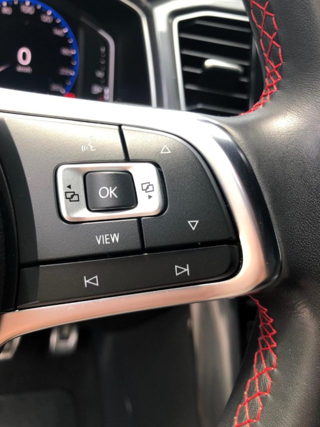 VOLKSWAGEN T-Roc usata, con Sedile posteriore sdoppiato