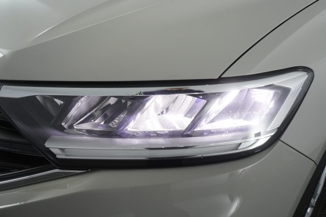 VOLKSWAGEN T-Roc usata 13