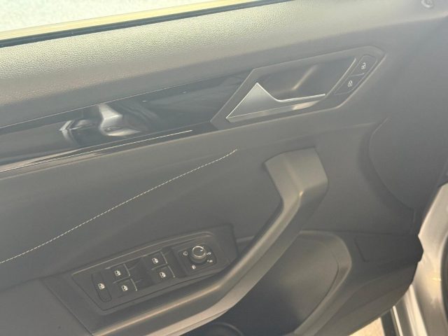 VOLKSWAGEN T-Roc usata, con Sensori di parcheggio posteriori