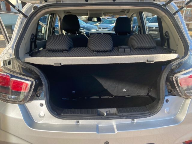 MAHINDRA KUV100 usata, con Servosterzo