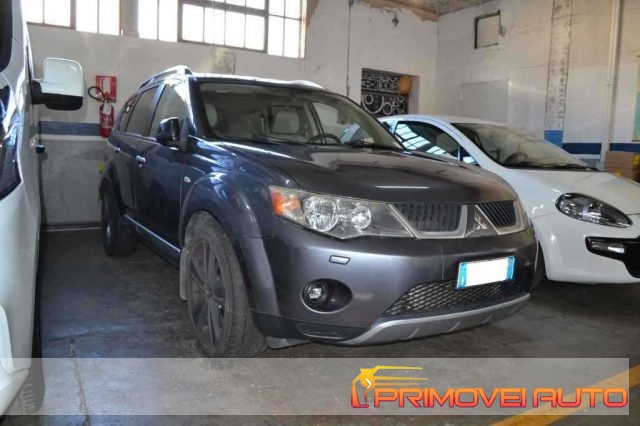 MITSUBISHI Outlander usata, con Autoradio