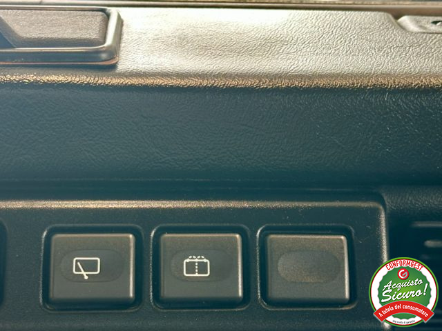 LAND ROVER Defender usata 14