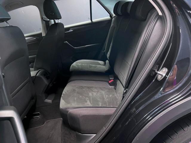 VOLKSWAGEN T-Roc usata, con Controllo automatico clima