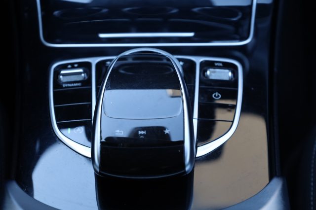 MERCEDES-BENZ C 220 usata, con Leve al volante