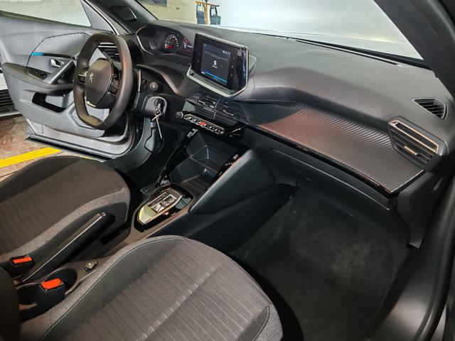 PEUGEOT 2008 usata, con Touch screen