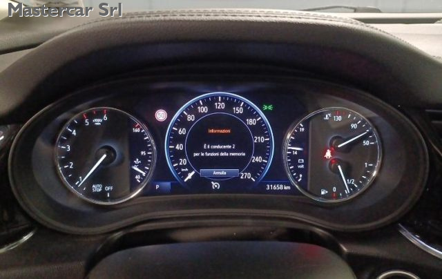 OPEL Insignia usata, con Park Distance Control