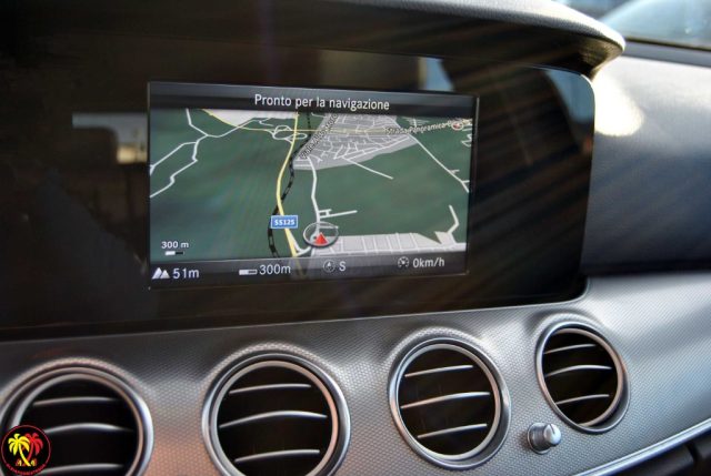 MERCEDES-BENZ E 220 usata, con Sistema di navigazione