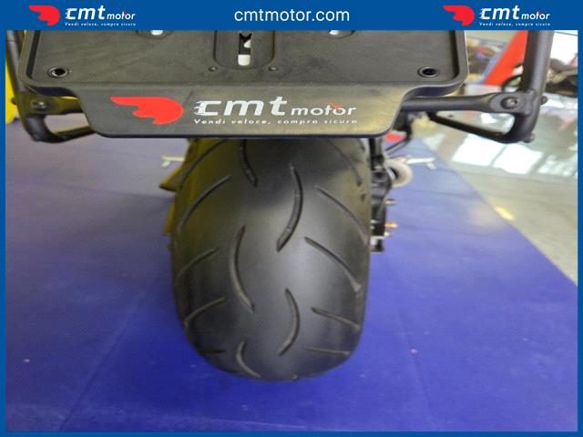 YAMAHA XSR 900 usata 9