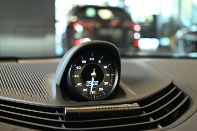 PORSCHE Taycan usata 51