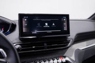 PEUGEOT 5008 usata, con Fari LED