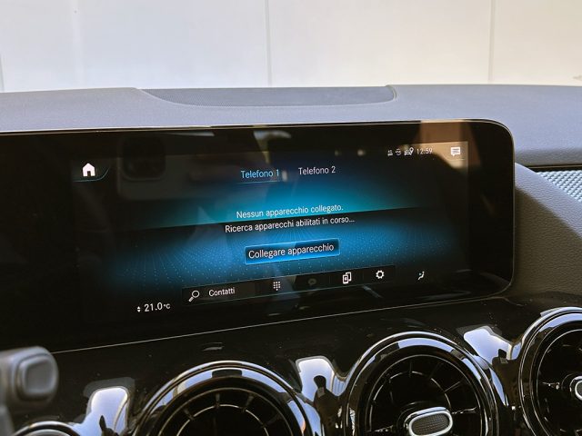 MERCEDES-BENZ GLA 200 usata, con Fari LED