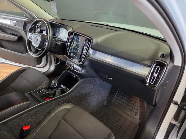 VOLVO XC40 usata, con Autoradio digitale