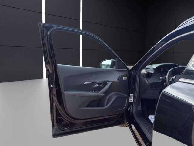 PEUGEOT 2008 usata, con Vetri oscurati