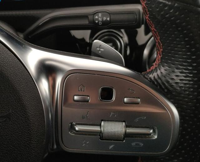 MERCEDES-BENZ CLA 180 usata, con Park Distance Control
