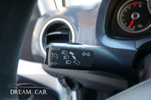 VOLKSWAGEN up! usata, con MP3