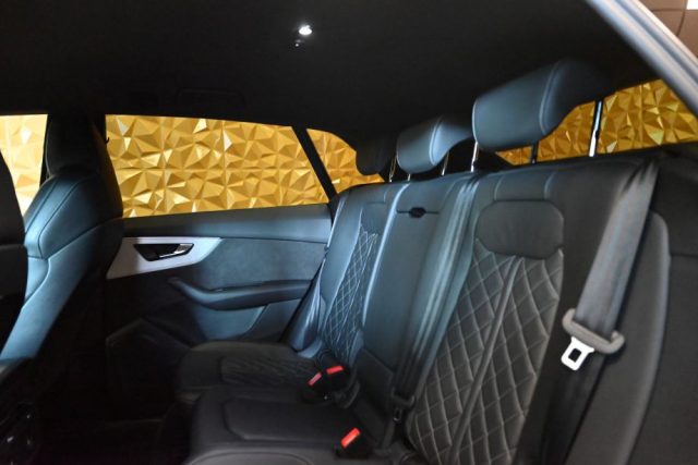 AUDI Q8 usata 28