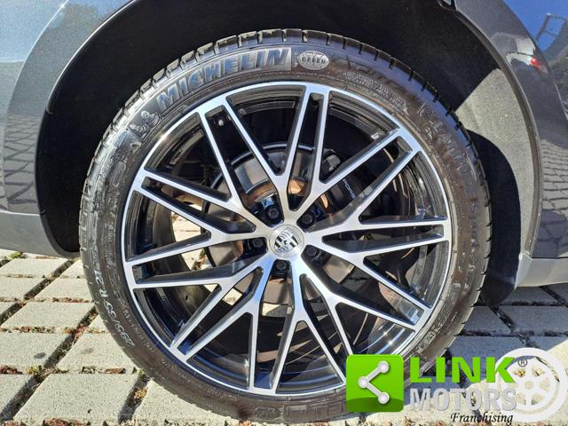 PORSCHE Macan usata, con Luci diurne LED