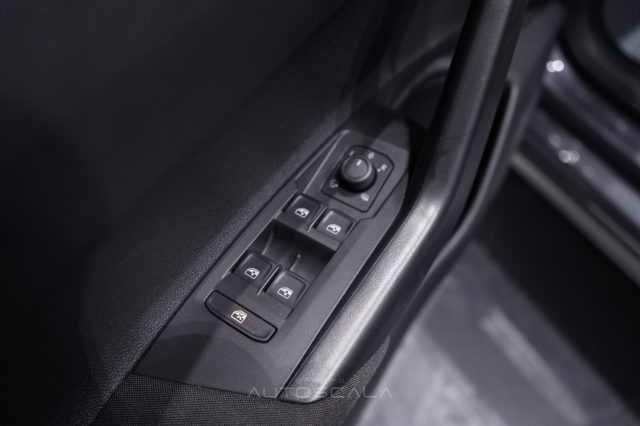 VOLKSWAGEN Taigo usata, con Cruise Control