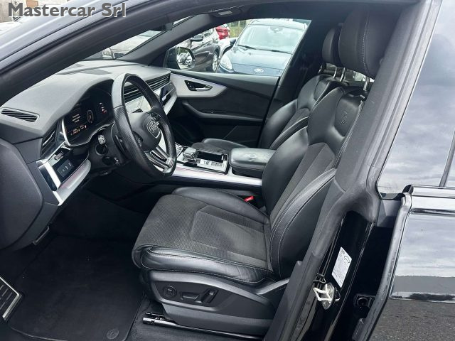 AUDI Q8 usata, con Sedile posteriore sdoppiato