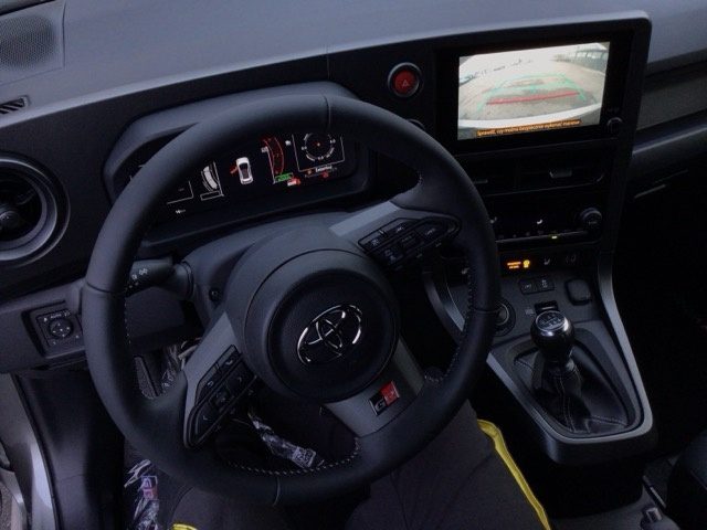 TOYOTA Yaris usata, con ESP