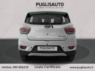 MAHINDRA KUV100 usata, con Autoradio