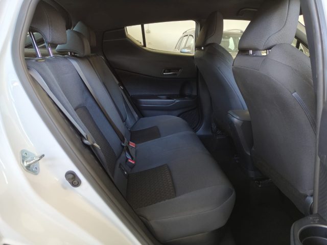 TOYOTA C-HR usata, con Sedili riscaldati