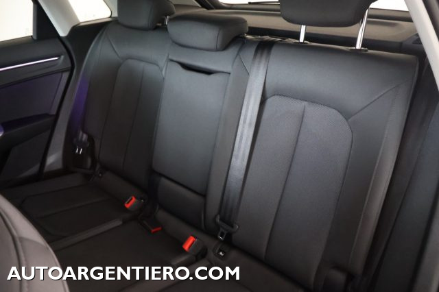 AUDI Q3 usata, con Sensori di parcheggio anteriori