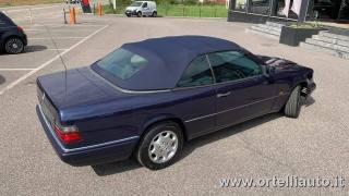 MERCEDES-BENZ E 200 usata 48