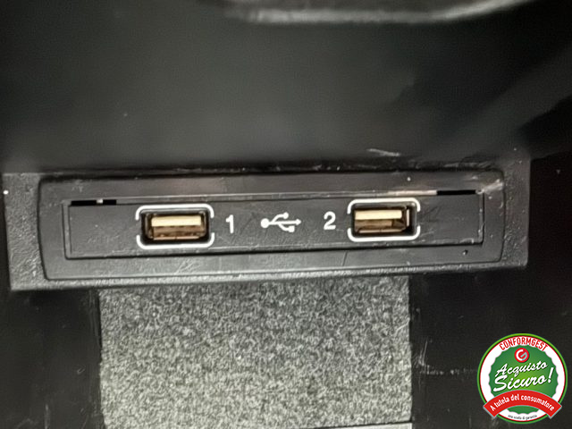 MERCEDES-BENZ CLA 200 usata, con Lettore CD