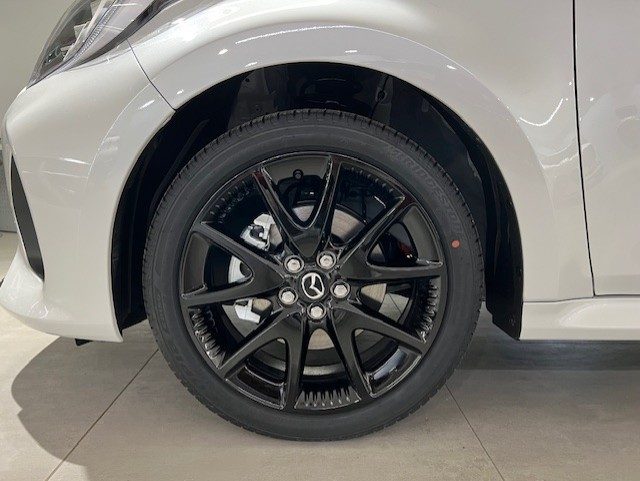 MAZDA 2 usata, con Vetri oscurati