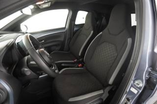 TOYOTA Aygo X usata 8