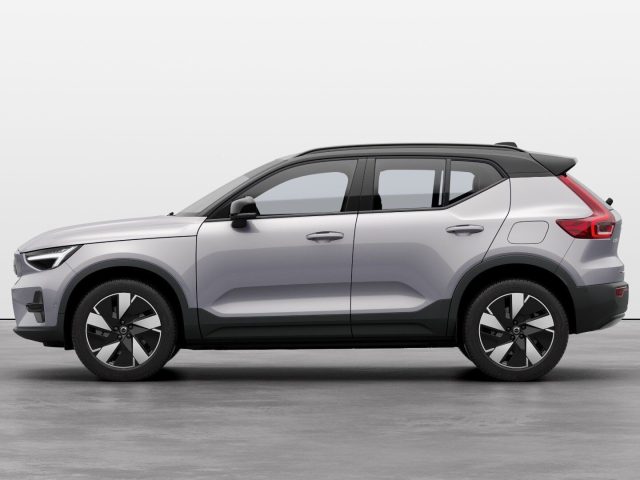 VOLVO EX40 usata, con Airbag laterali