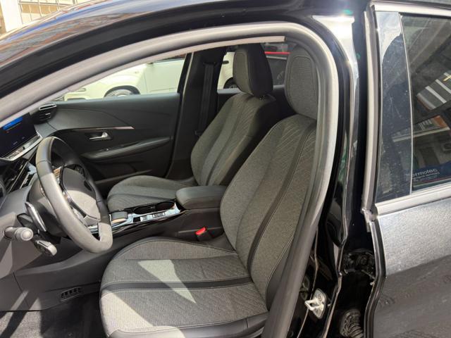PEUGEOT 208 usata, con Sedile posteriore sdoppiato