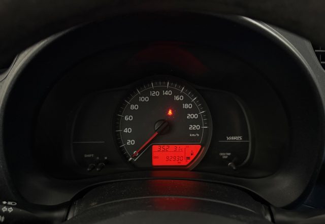 TOYOTA Yaris usata 12