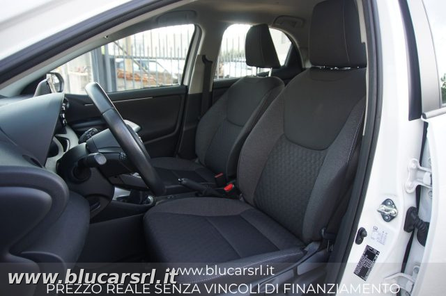 TOYOTA Yaris usata 4