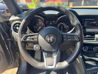 ALFA ROMEO Stelvio usata, con Controllo automatico clima