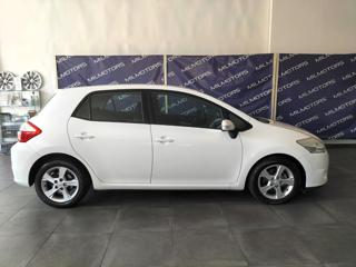 TOYOTA Auris usata, con Autoradio