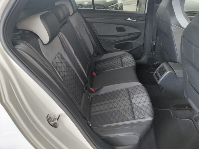 VOLKSWAGEN Golf usata, con Sensori di parcheggio anteriori