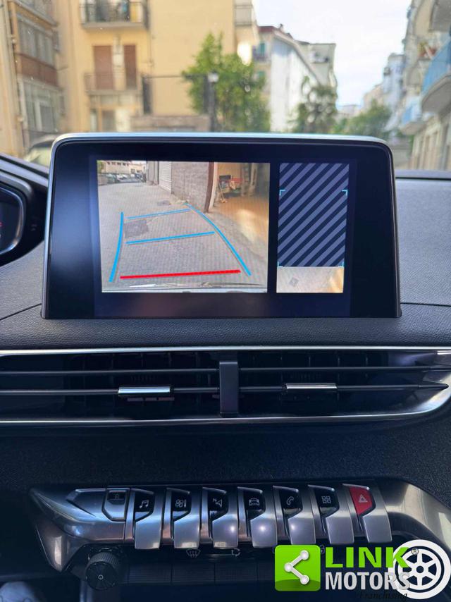 PEUGEOT 3008 usata, con Sedile posteriore sdoppiato