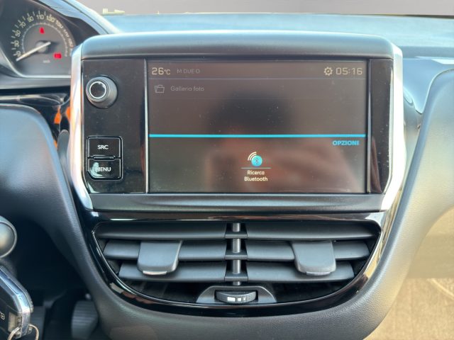 PEUGEOT 208 usata, con Autoradio digitale