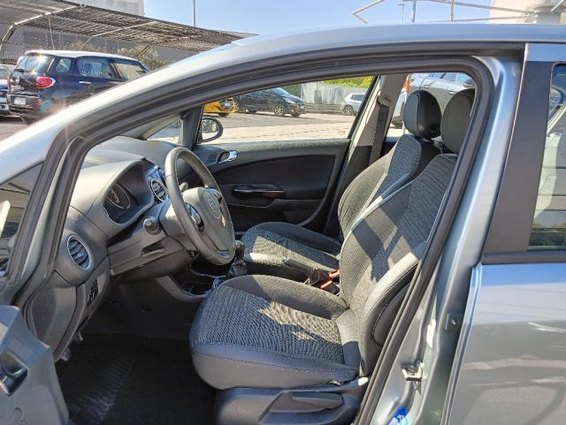 OPEL Corsa usata, con Climatizzatore