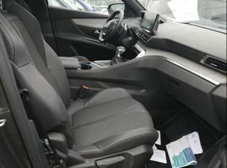 PEUGEOT 5008 usata, con Boardcomputer