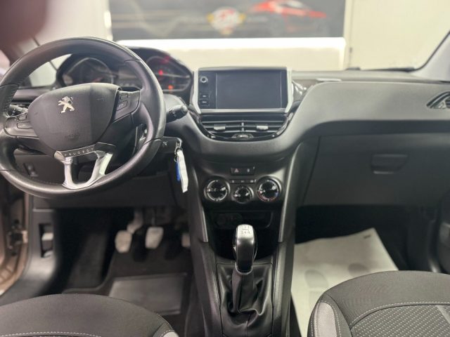 PEUGEOT 208 usata, con USB