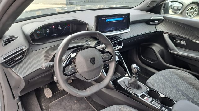 PEUGEOT 2008 usata, con Fari LED