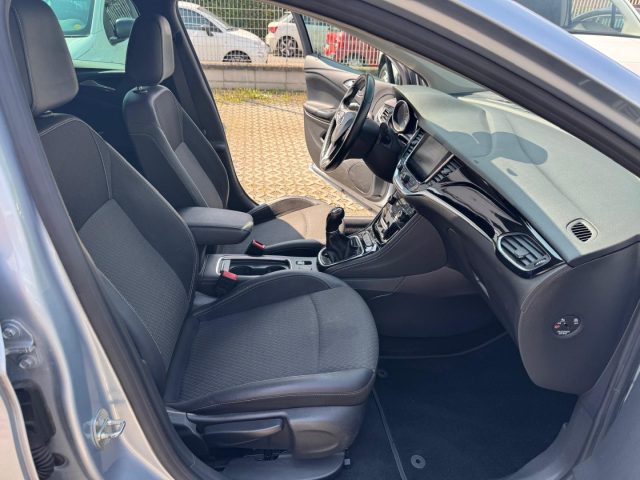 OPEL Astra usata, con Park Distance Control